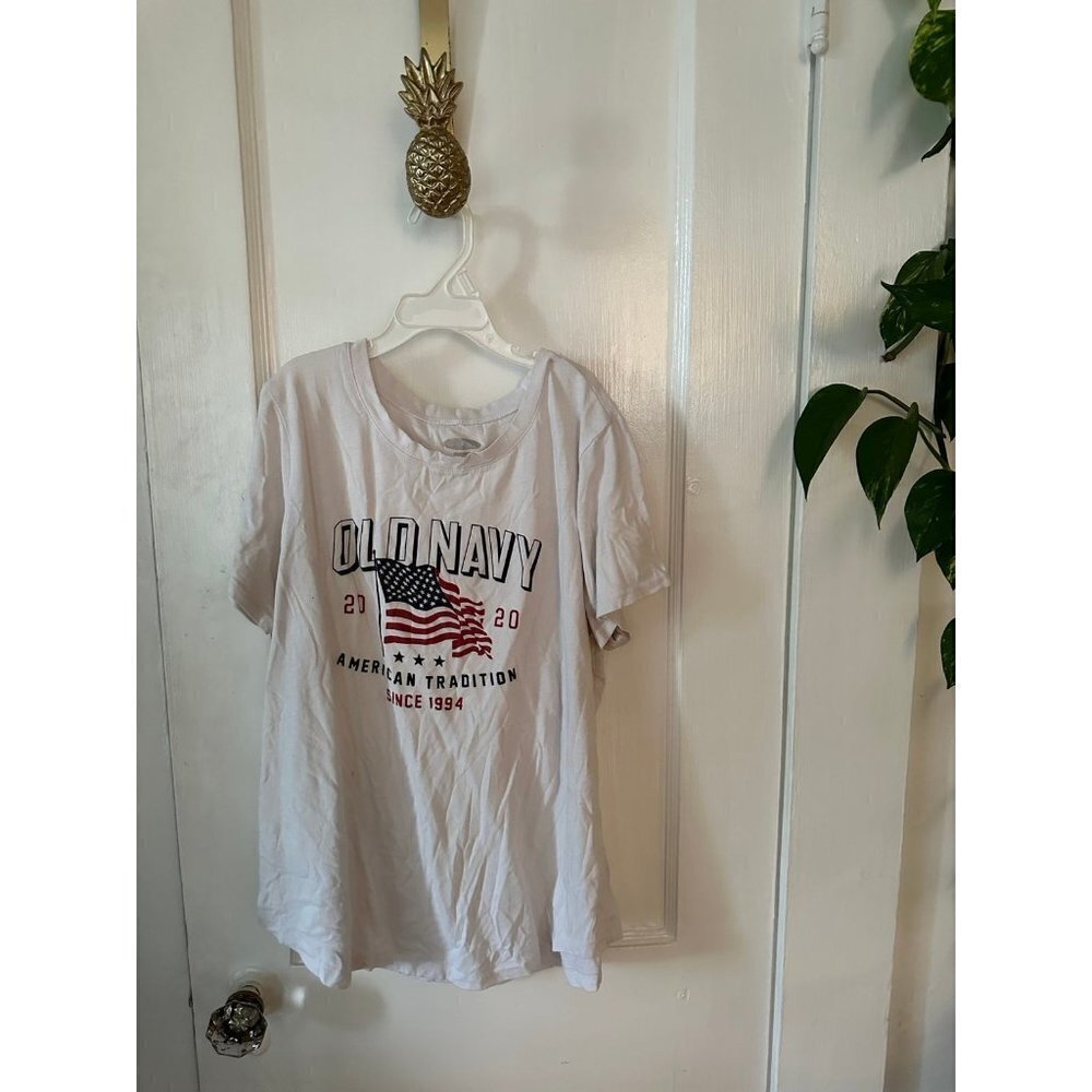 Old Navy 2020 American Tradition t-shirt Women’s size Medium